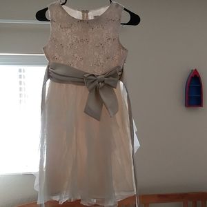 Girls dress